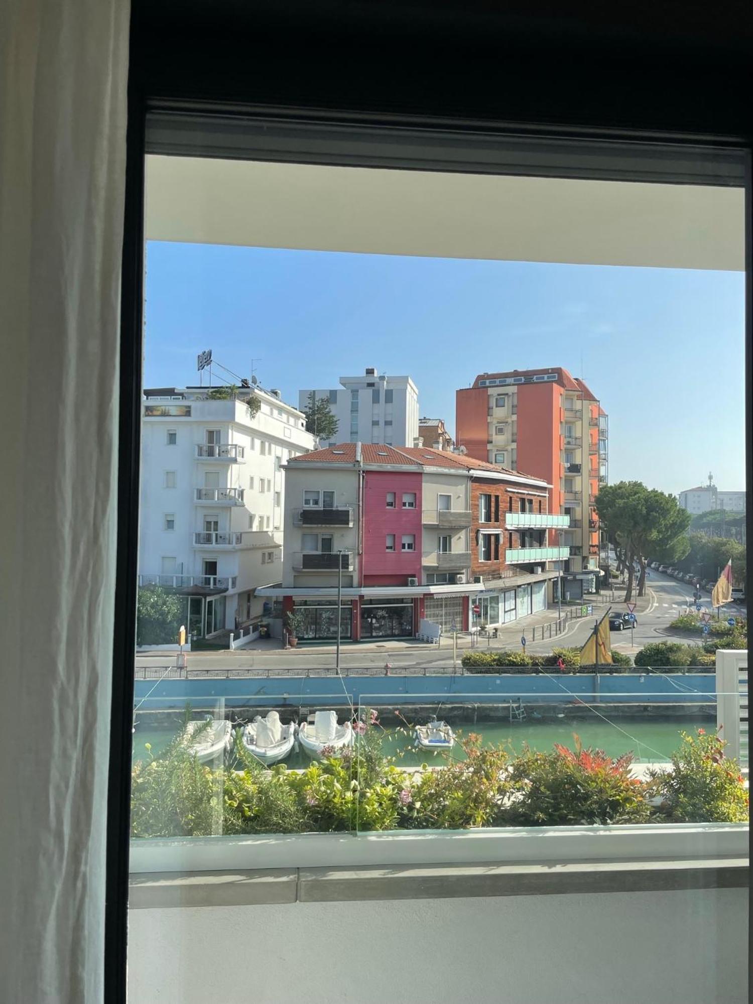 La Torre Del Porto Apartment Riccione Luaran gambar